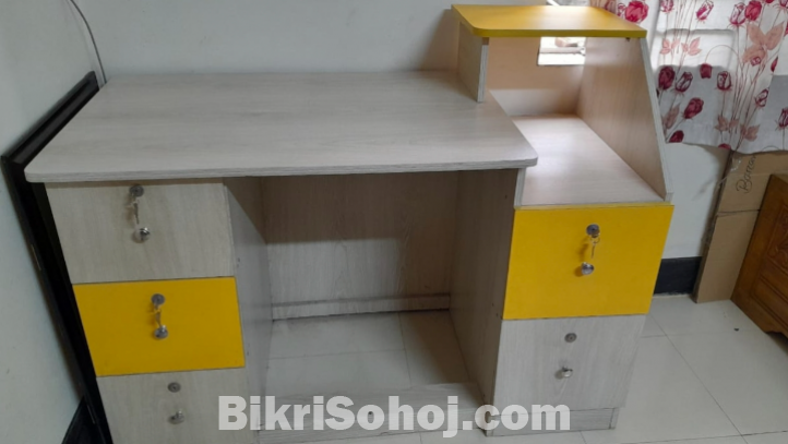 Office Table/ Study Table